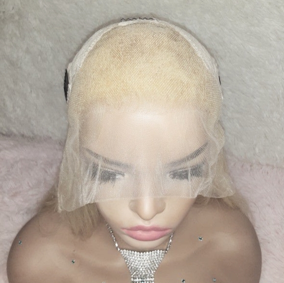 13x6 Hand Tied Golden Blonde Lace Front Wig 26 in - Picture 8 of 11